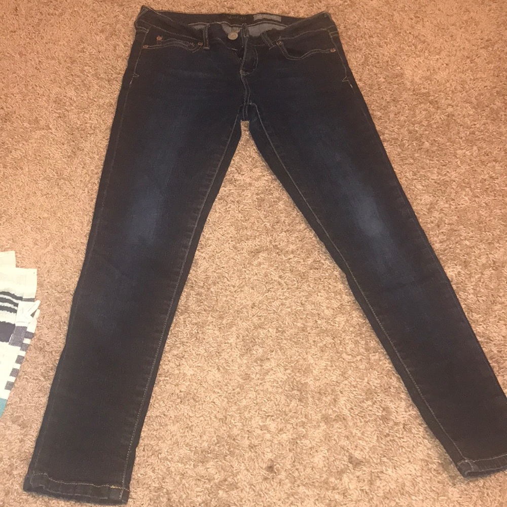 Dark washed skinny jeans